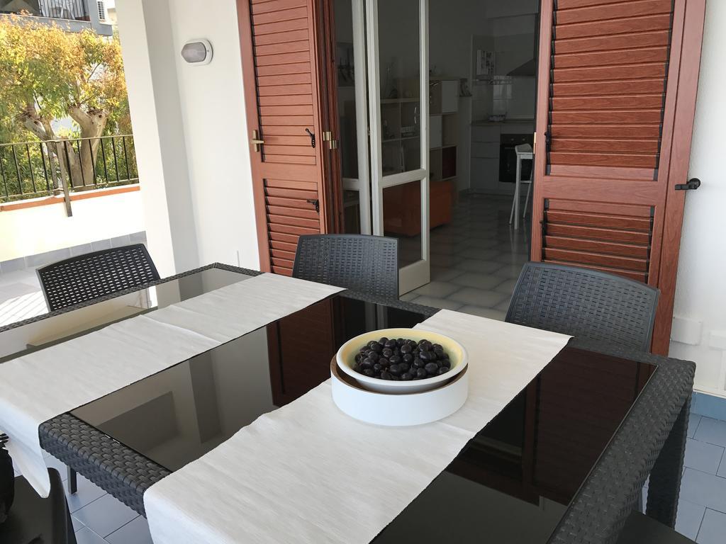 Casa Paloma Apartment Letojanni Bagian luar foto