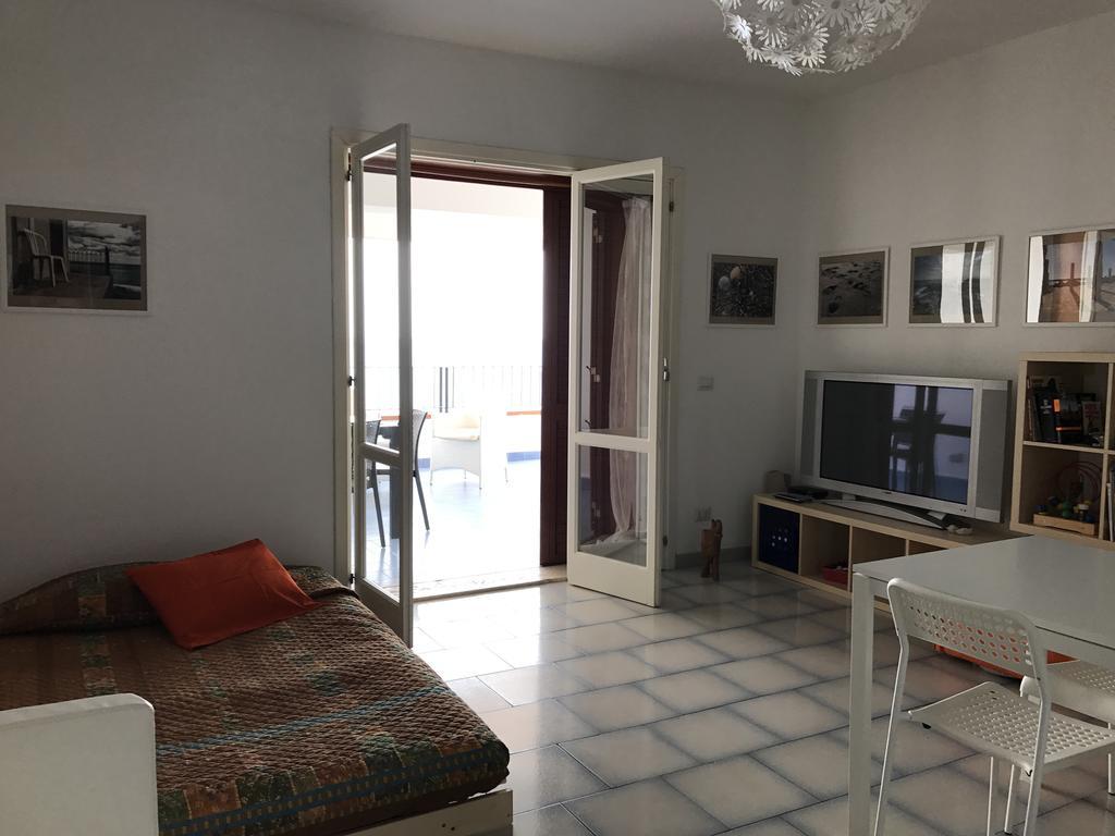 Casa Paloma Apartment Letojanni Bagian luar foto